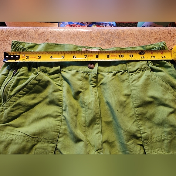 L.L.Bean Hiking Cargo Nylon Supplex Green Capri's Size M Reg - Picture 5 of 7